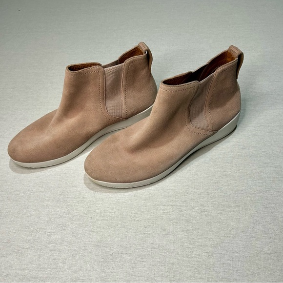 Fitflop Chelsea Boots Size 42 / US 10 in Pink Suede, Comfortable, Lightweight - Picture 1 of 6
